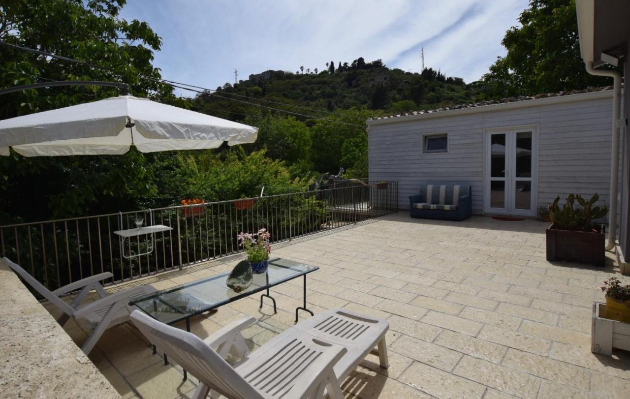 Casa Vacanze Irmino Garden Villa Ragusa Exteriör bild